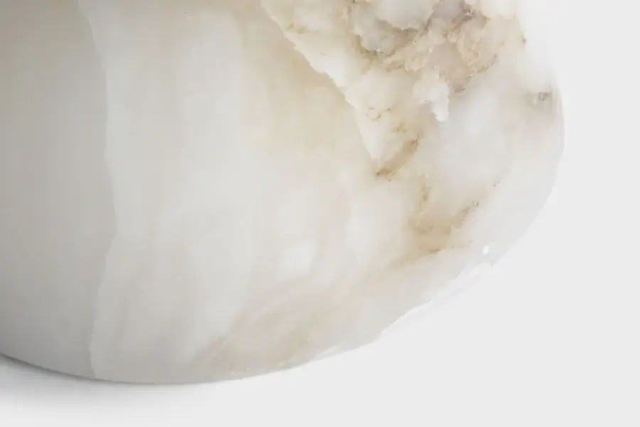 Elegant Rechargeable Alabaster Lamp with Warm, Portable Lighting - Image 7