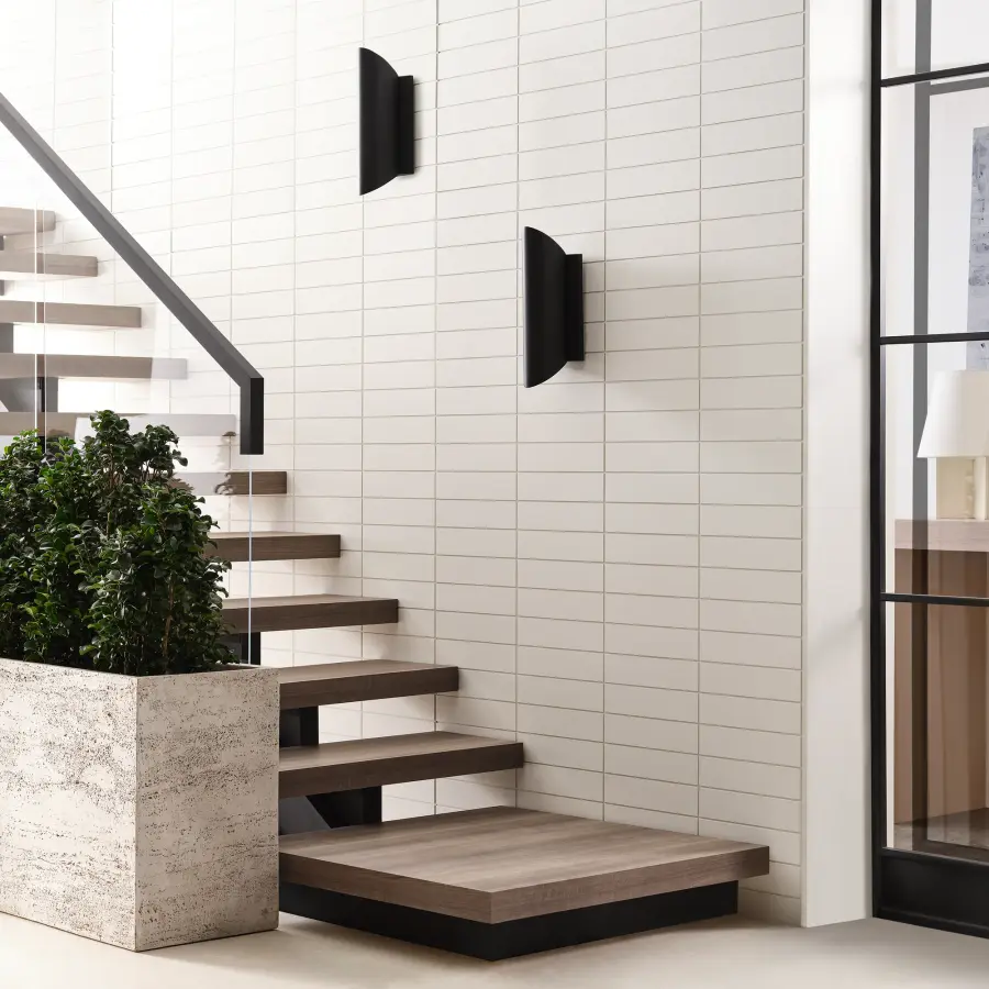 Ruxton Medium Outdoor Wall Lantern - Image 3