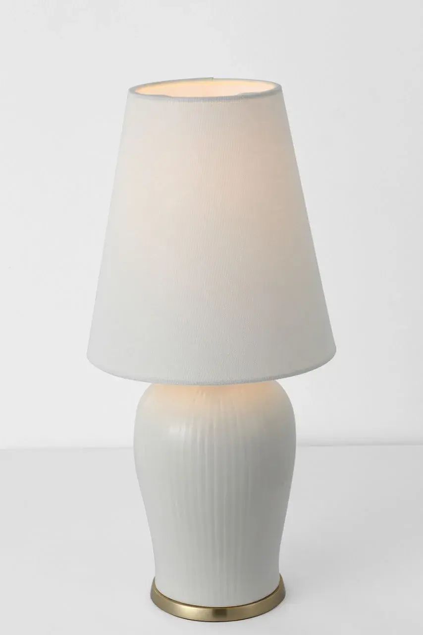 Classic Ivory Table Lamp with Timeless Elegance - Image 5