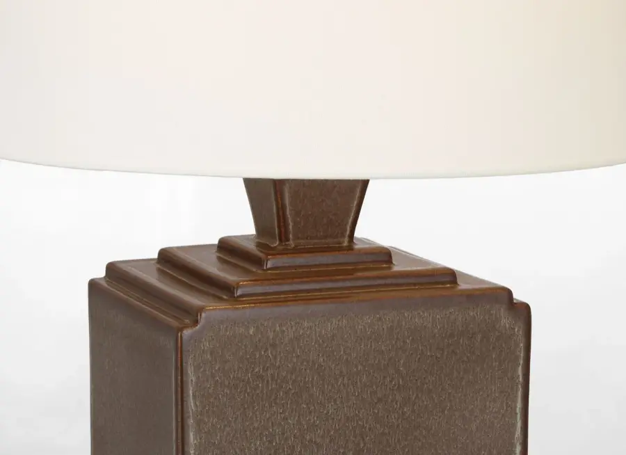 Elegant Transitional Table Lamp with Coastal-Inspired Finish - Image 4