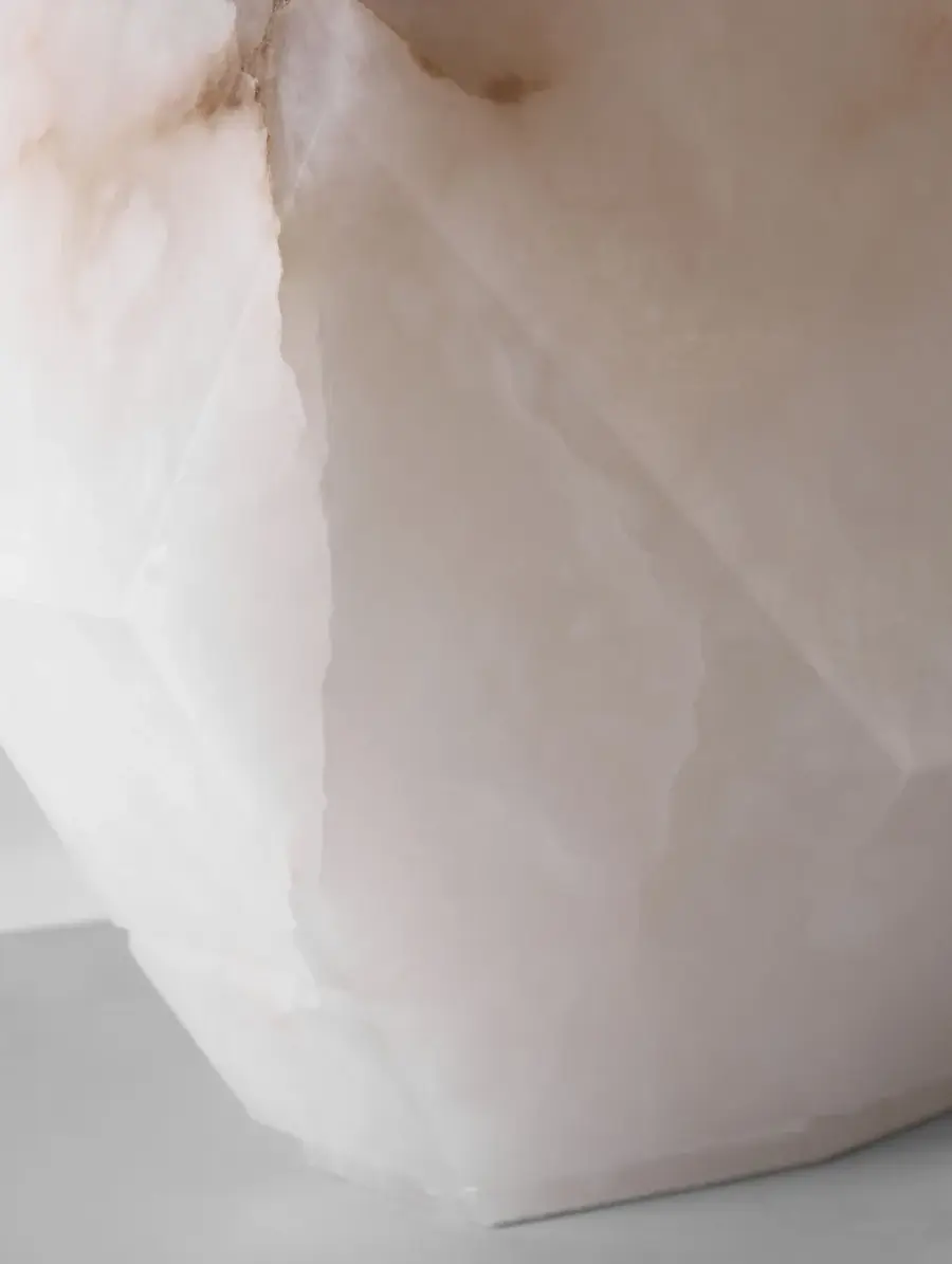 Elegant Alabaster Table Lamp with Timeless Sophistication - Image 7