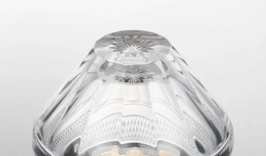 Elegant Portable Lighting with Crystal Sophistication - Image 11