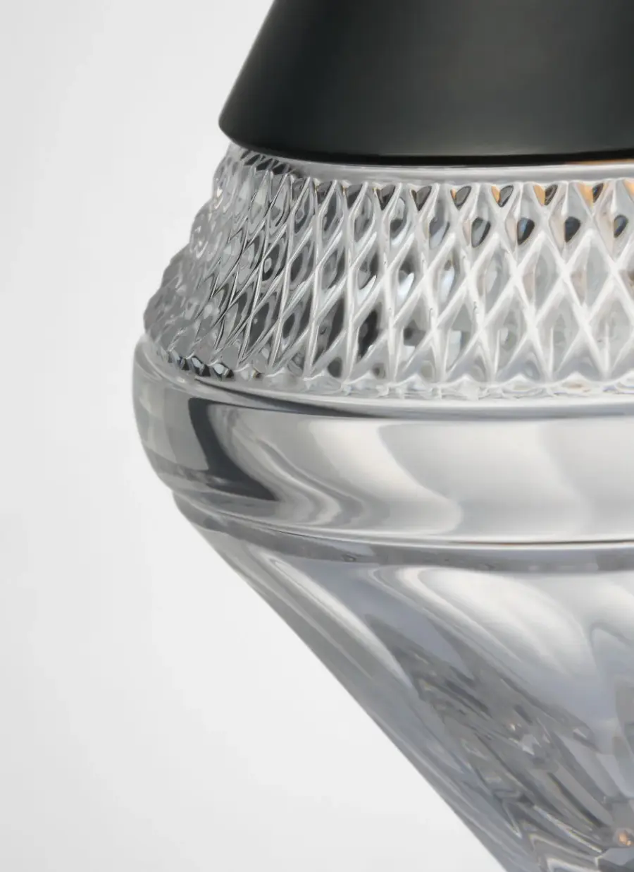 Elegant Portable Lighting with Crystal Sophistication - Image 12