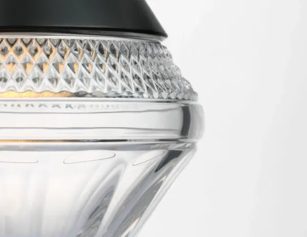 Elegant Portable Lighting with Crystal Sophistication - Image 10