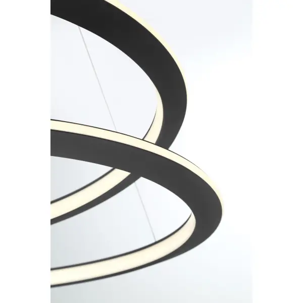 Sleek Linear LED Pendant with High-CRI Illumination - Image 3