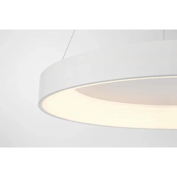 Sleek Linear LED Pendant with Exceptional Color Rendering - Image 4