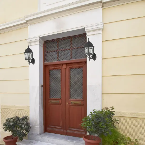 Architectural Outdoor Wall Sconce with Geometric Design - Image 2