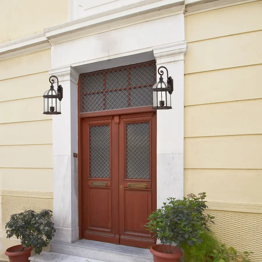 Boxwood 3-Light Outdoor Wall Lantern with Clear Beveled Glass - Image 2