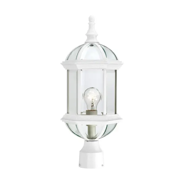 The Boxwood post light combines classic design with modern durability. Its open framework and clear beveled glass panels create an understated elegance perfect for welcoming guests with warm, graceful illumination.