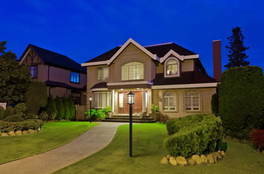 Classic Post Lantern with Timeless Appeal and Modern Versatility - Image 10