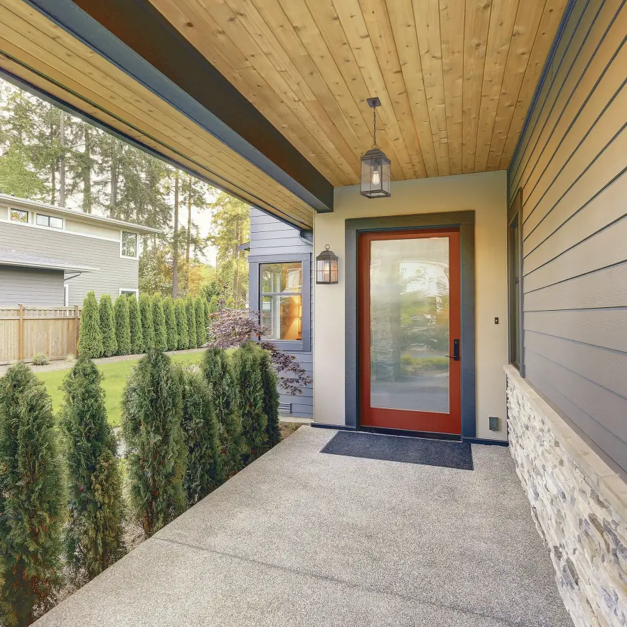 Elegant Outdoor Lantern with Vintage Charm and Modern Appeal - Image 3