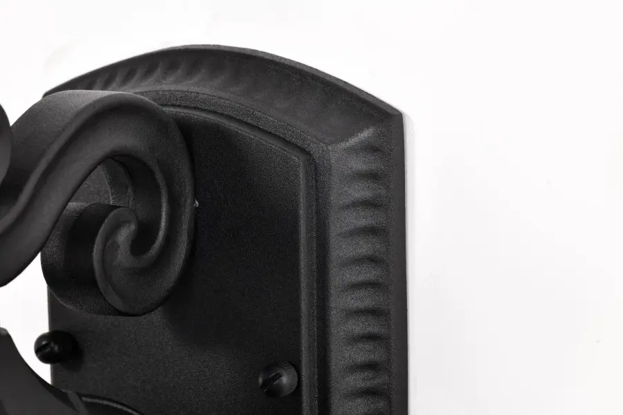 Classic Outdoor Wall Light with Provincial Charm and Water Glass Detail - Image 8