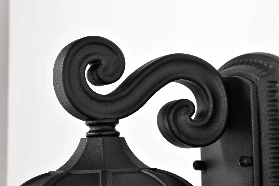Classic Outdoor Wall Light with Provincial Charm and Water Glass Detail - Image 7