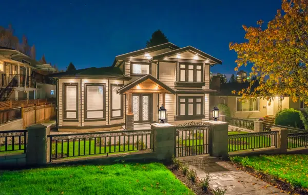 Classic Lantern Style Meets Modern Durability for Outdoor Spaces - Image 11