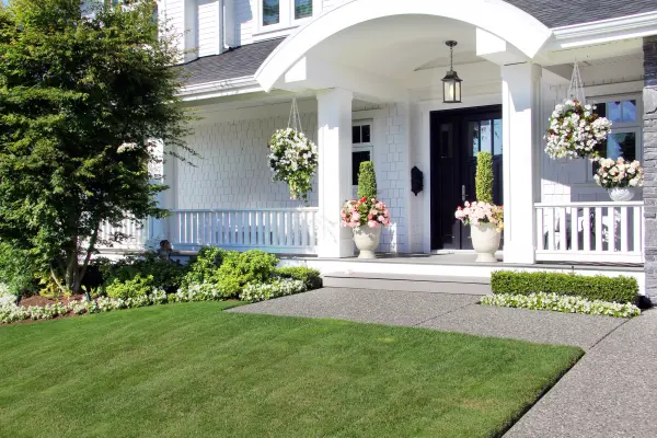 Classic Lantern Style Meets Modern Durability for Outdoor Spaces - Image 12