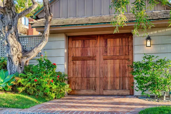 Classic Lantern Style Meets Modern Durability for Outdoor Spaces - Image 13