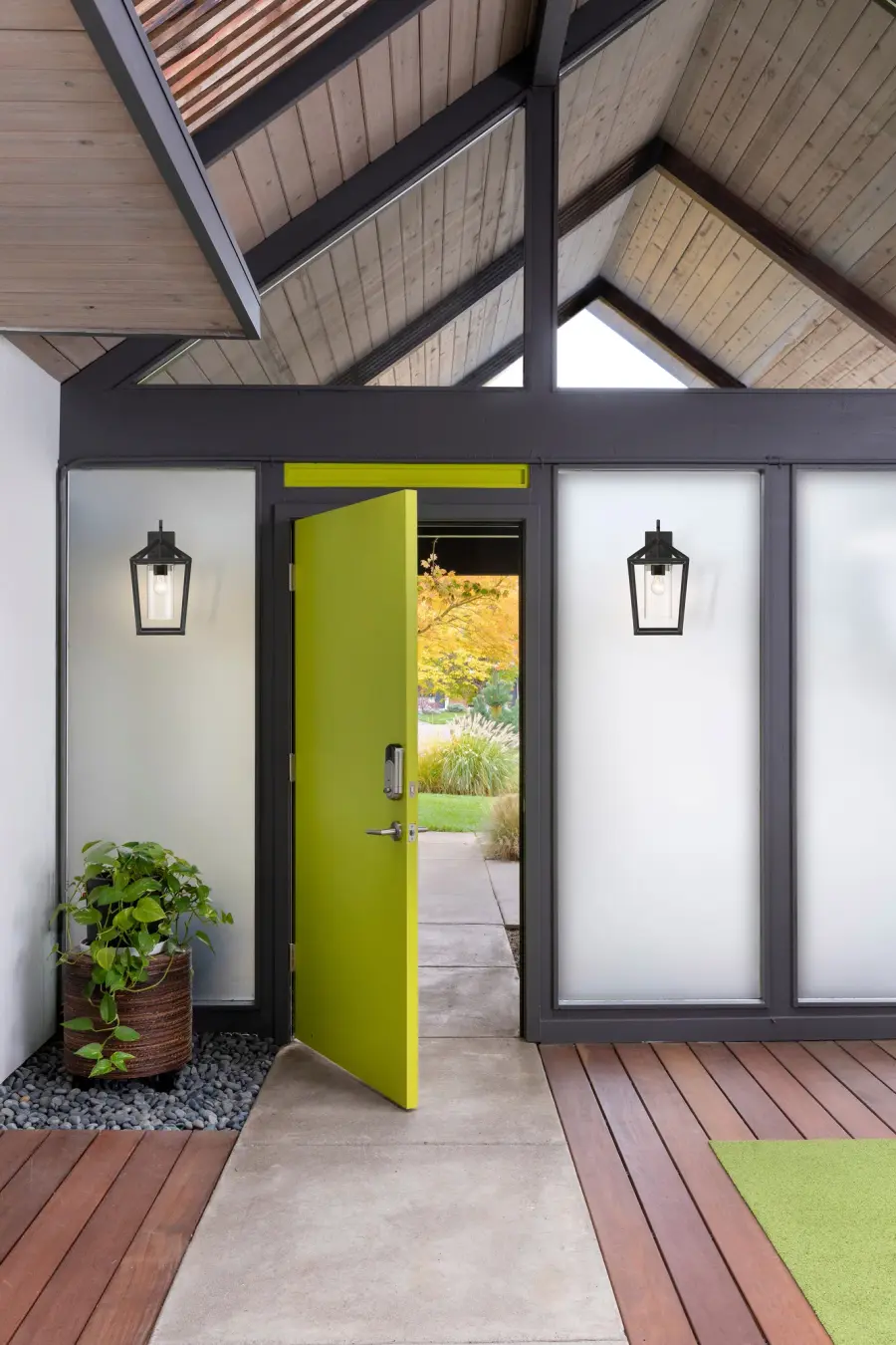 Hopewell Large Outdoor Wall Lantern in Matte Black - Image 5