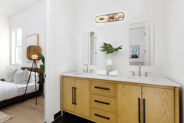 Chassis 3-Light Vanity in Copper Brushed Brass with Matte Black Frame - Image 5