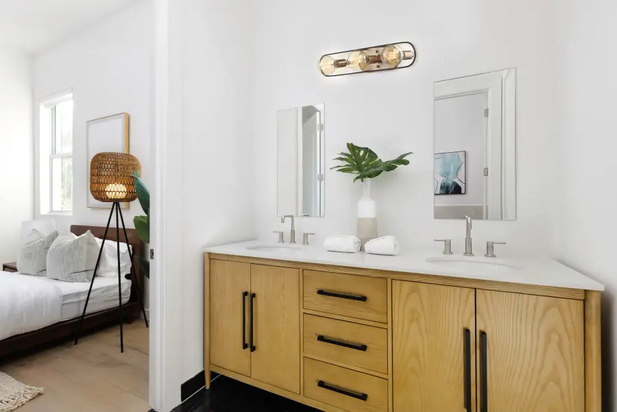 Chassis 3-Light Vanity in Copper Brushed Brass with Matte Black Frame - Image 5