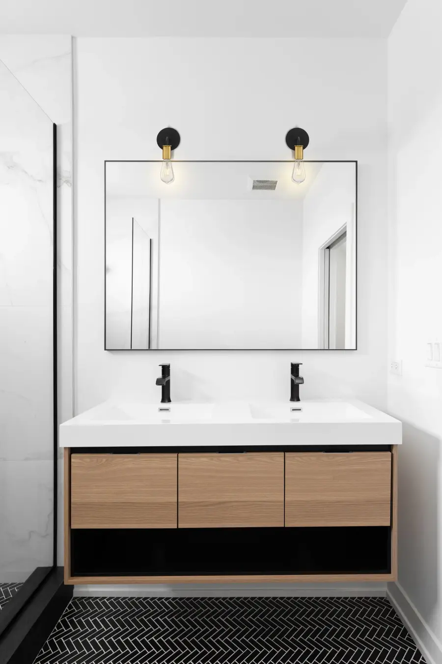 Ryder 1-Light Wall Sconce in Black with Brushed Brass - Image 6