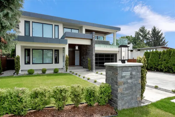 Sullivan 17" Outdoor Post Light in Matte Black - Image 10