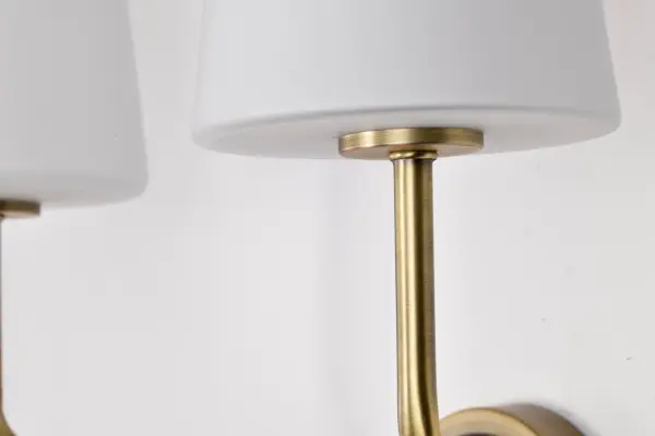 Elegant Traditional Sconce with Timeless Brass Finish - Image 8