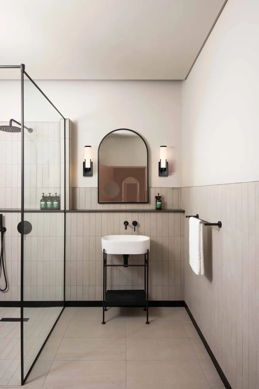 Roselle 1-Light Vanity in Matte Black with White Glass - Image 2