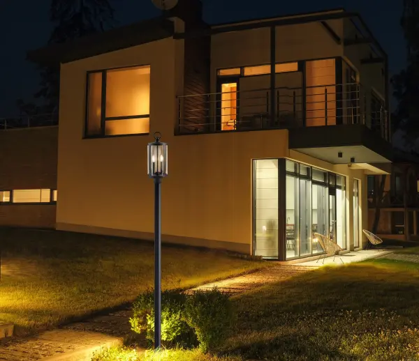 The Broadstone Post Top bridges traditional and contemporary styles with striking matte black finish and mesmerizing seeded glass. Perfect for creating welcoming outdoor atmospheres with sophisticated lighting effects. - alternate view