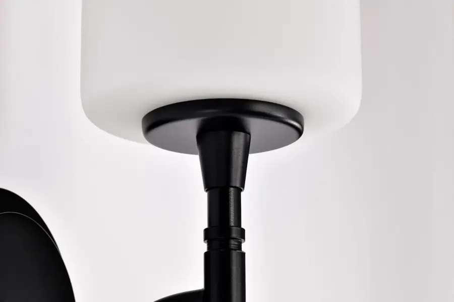 Elegant Transitional Vanity Light with Timeless Appeal - Image 15