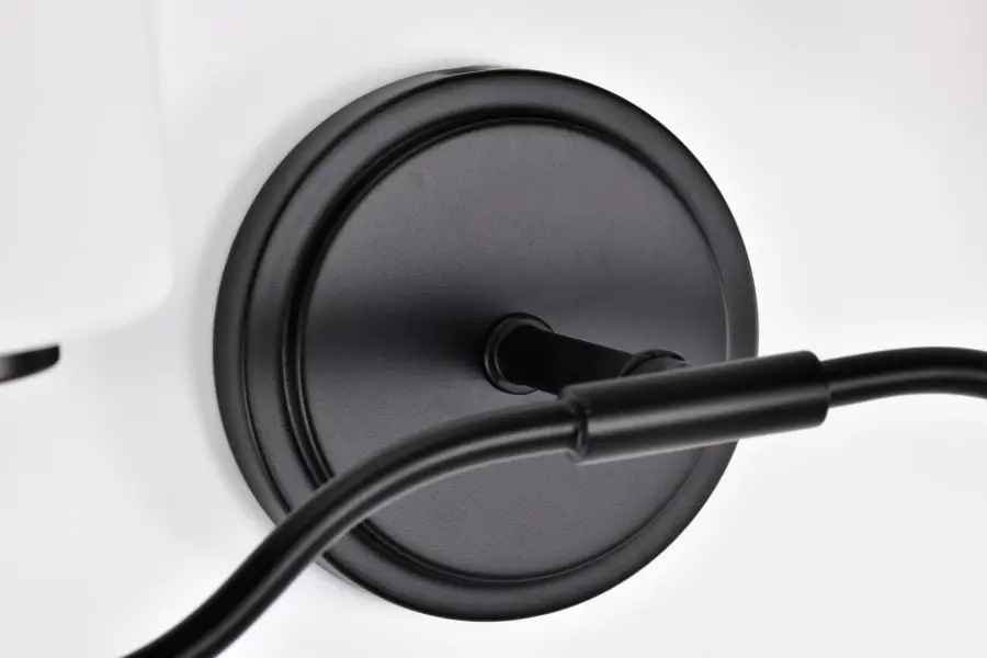 Elegant Transitional Vanity Light with Timeless Appeal - Image 11