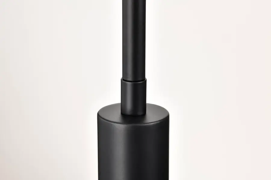 Industrial Farmhouse Elegance with Modern Sophistication - Image 9