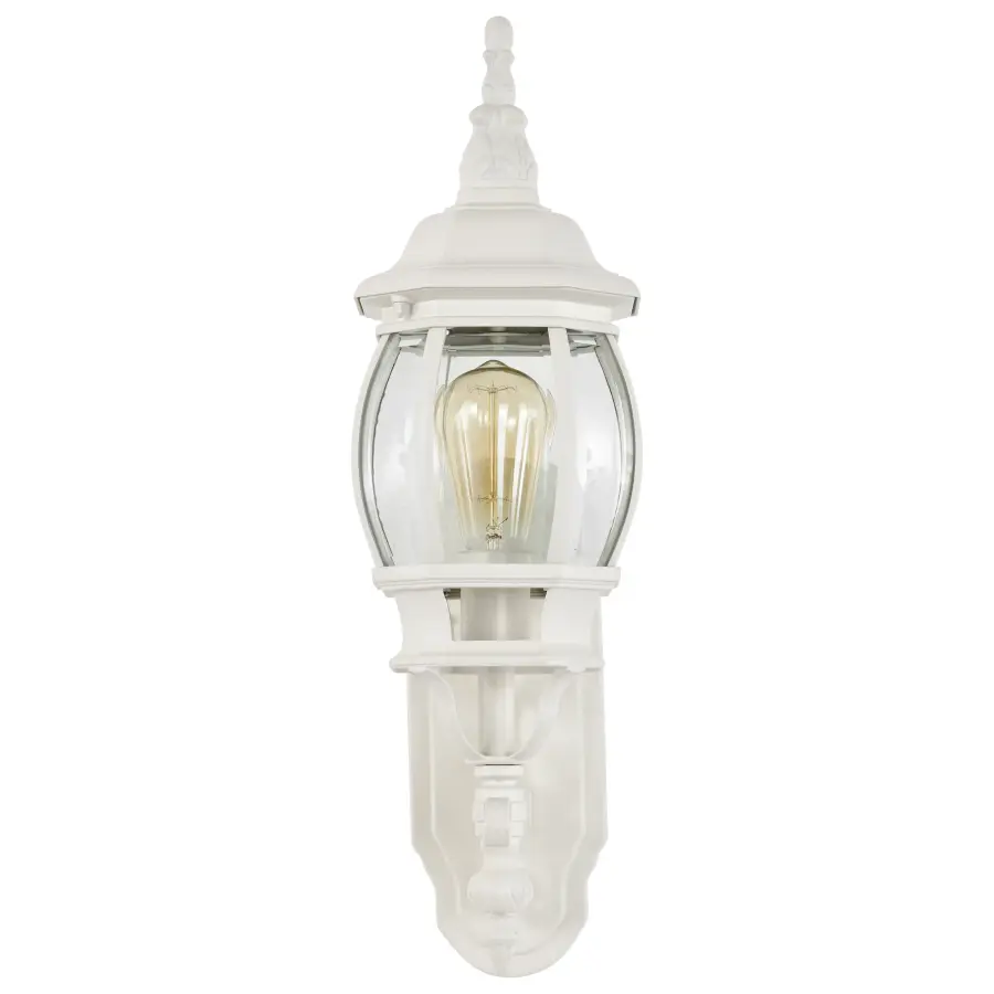 Elegant Traditional Outdoor Lighting with Timeless Appeal - Image 7