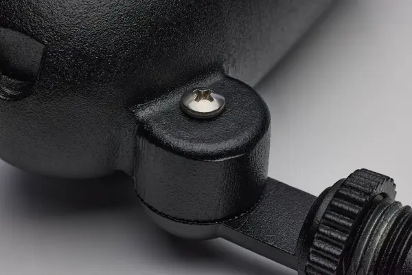 Efficient LED Landscape Flood for Versatile Outdoor Accent Lighting - Image 5