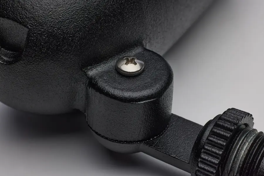 Efficient LED Landscape Flood for Versatile Outdoor Accent Lighting - Image 5