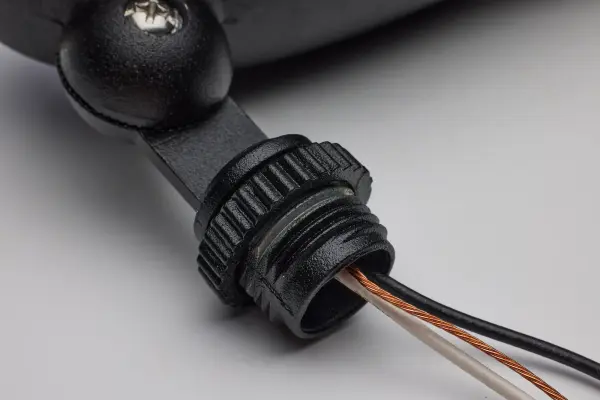 Efficient LED Landscape Flood for Outdoor Accent & Security Lighting - Image 4