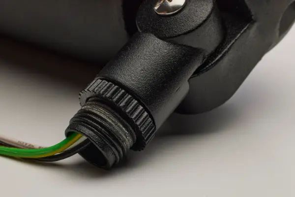 Efficient 12W LED Flood Light for Versatile Outdoor Illumination - Image 5