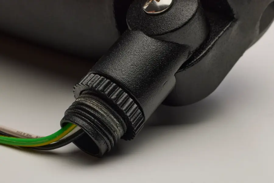 Efficient 12W LED Flood Light for Versatile Outdoor Illumination - Image 5