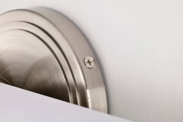 Sleek Modern Vanity Light with Soft, Diffused LED Illumination - Image 5