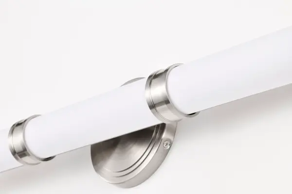 Modern LED Vanity Light with Soft, Diffused Illumination - Image 7