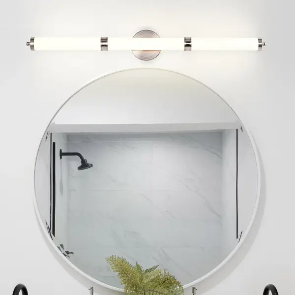 Modern LED Vanity Light with Soft, Diffused Illumination - Image 10
