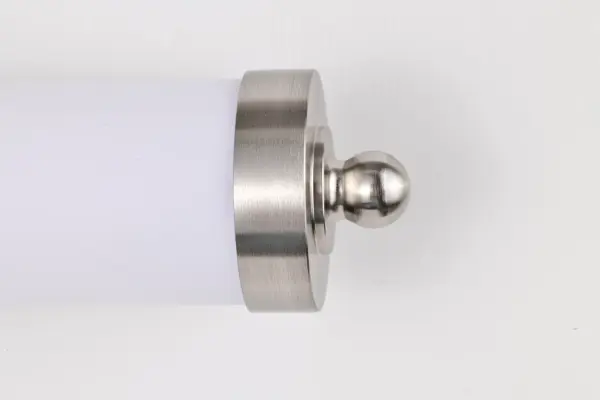 Modern LED Vanity Light with Soft, Diffused Illumination - Image 6