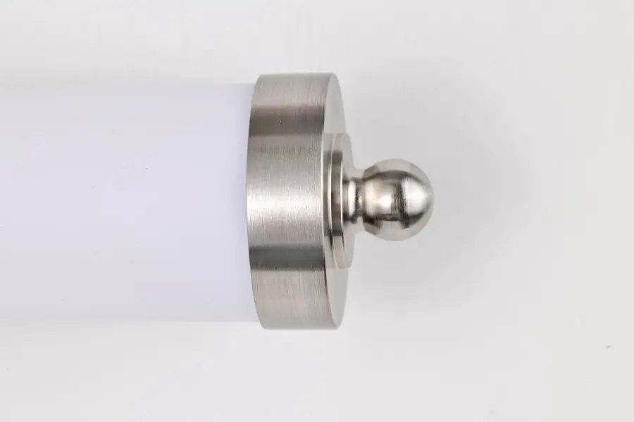 Modern LED Vanity Light with Soft, Diffused Illumination - Image 6