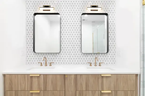 Solano Small LED Vanity Light in Black and Brushed Brass - Image 10