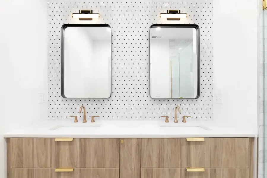 Solano Small LED Vanity Light in Black and Brushed Brass - Image 10