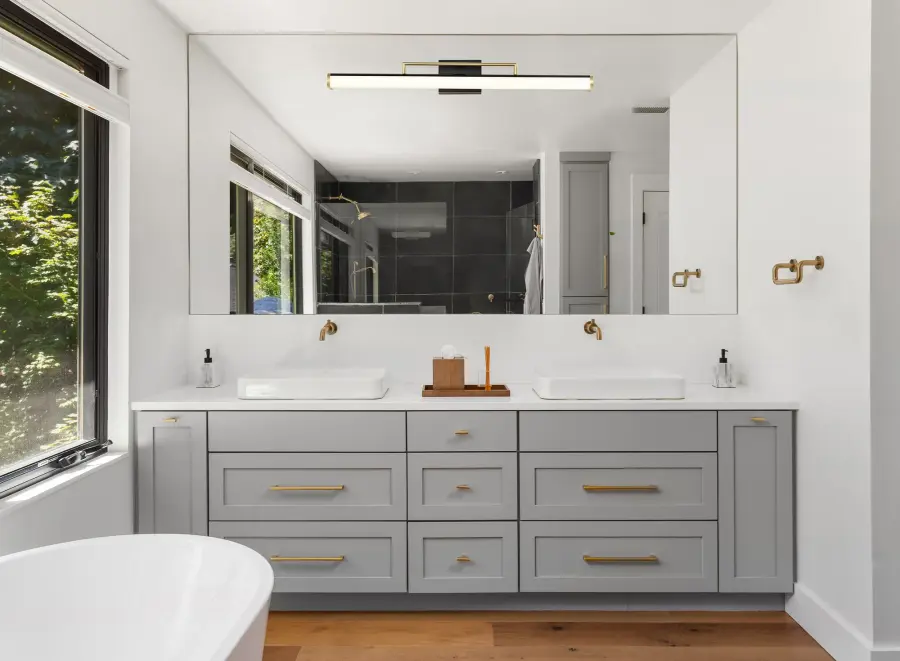 Solano Large LED Vanity Light in Black and Brushed Brass - Image 10