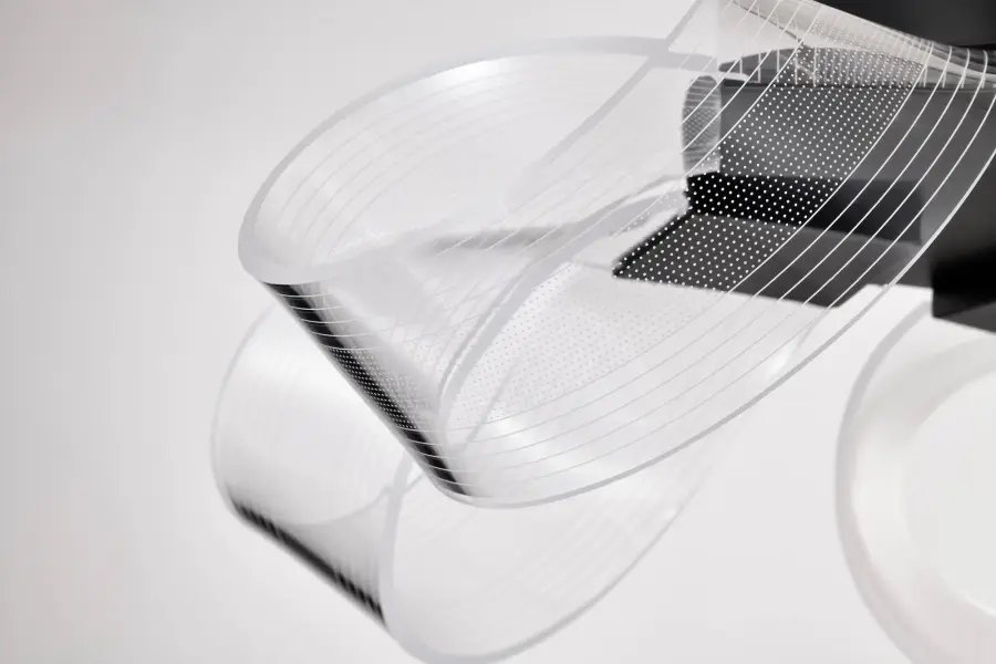 Sculptural Modern Chandelier with Artistic Twisted Acrylic Design - Image 13