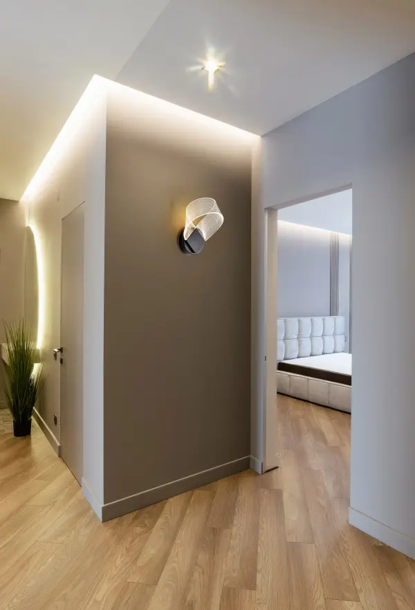 Artistic LED Wall Sconce with Sculptural Acrylic Design - Image 2