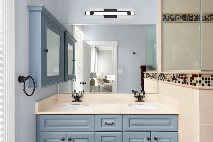 Bowman 24-Inch LED Vanity Light in Matte Black - Image 2