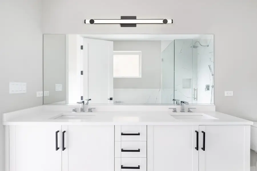 Bowman 36-Inch LED Vanity Light in Matte Black - Image 2