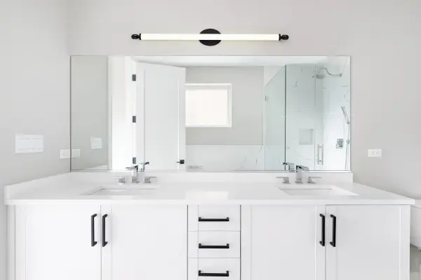 Edgeworth 40-Inch LED Vanity Light in Matte Black - Image 2